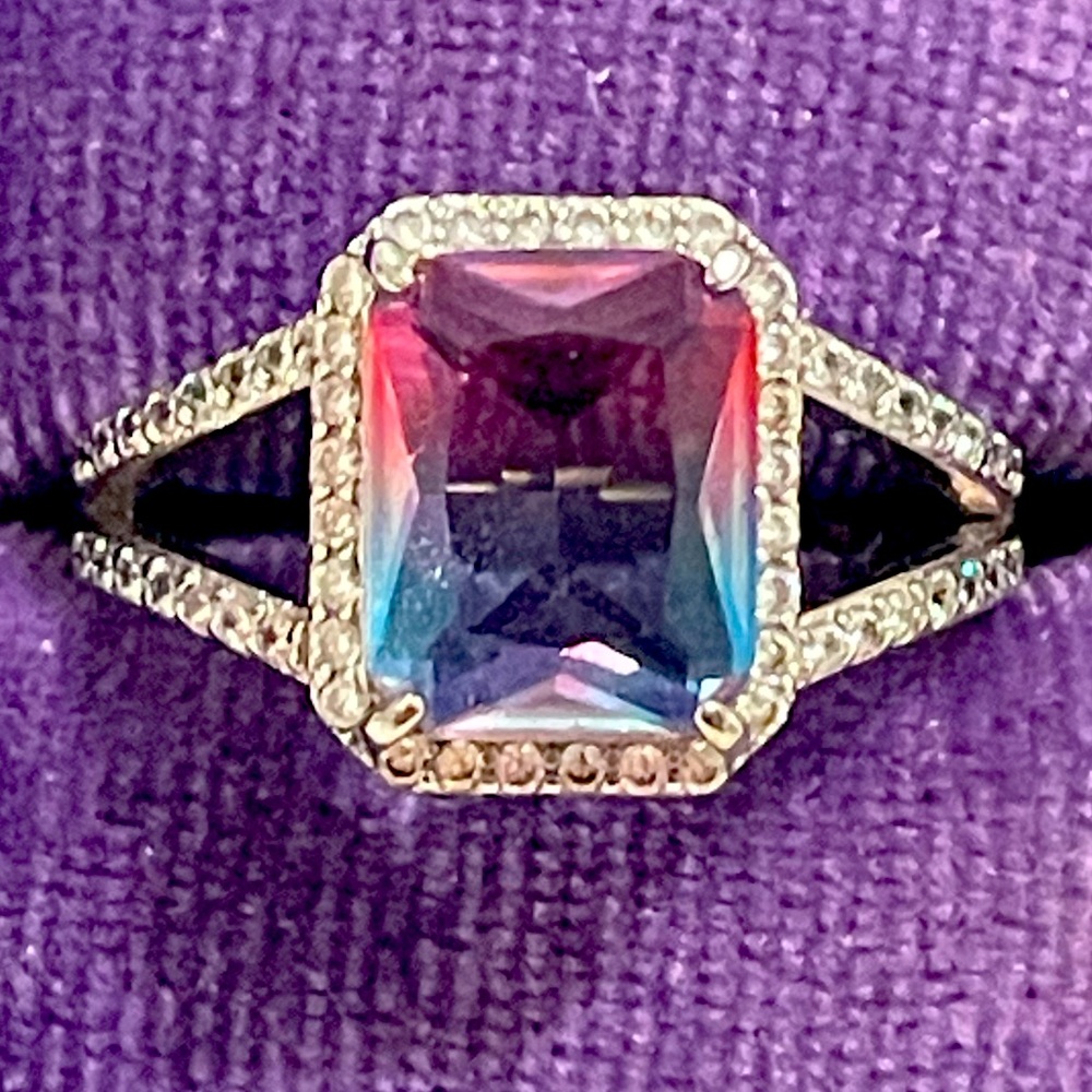 Ring Bomb Party RBP Unicorn Ombré Crystal Sz8 NWOT